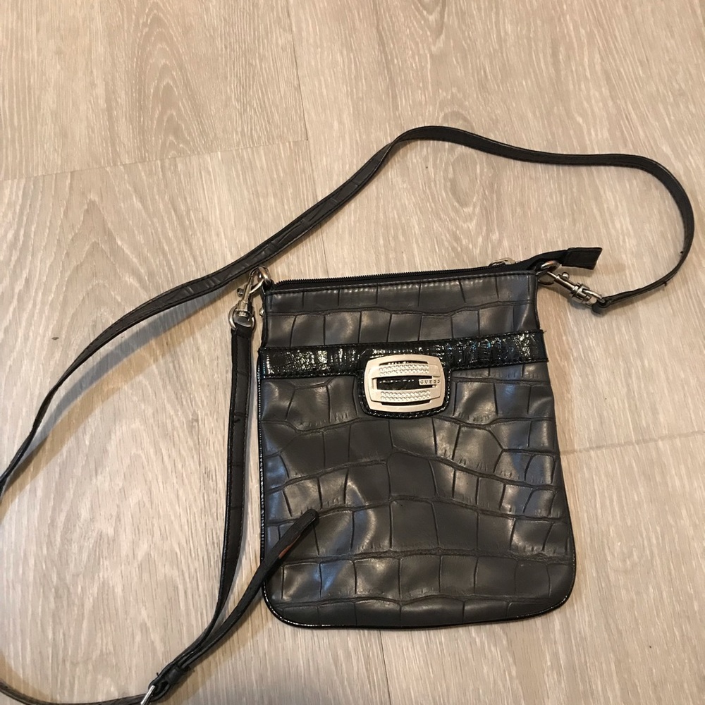 Guess cross body